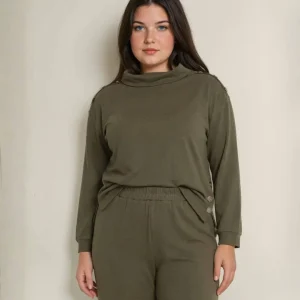 Maglia con collo ad anello e spacco curvy