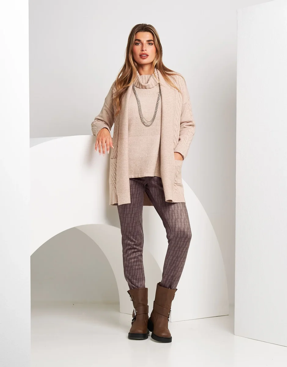 Cardigan a coste con lavorazione