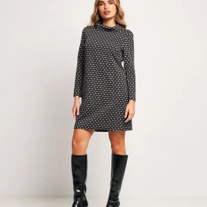 Vestito con linea ad A e collo a ciambella